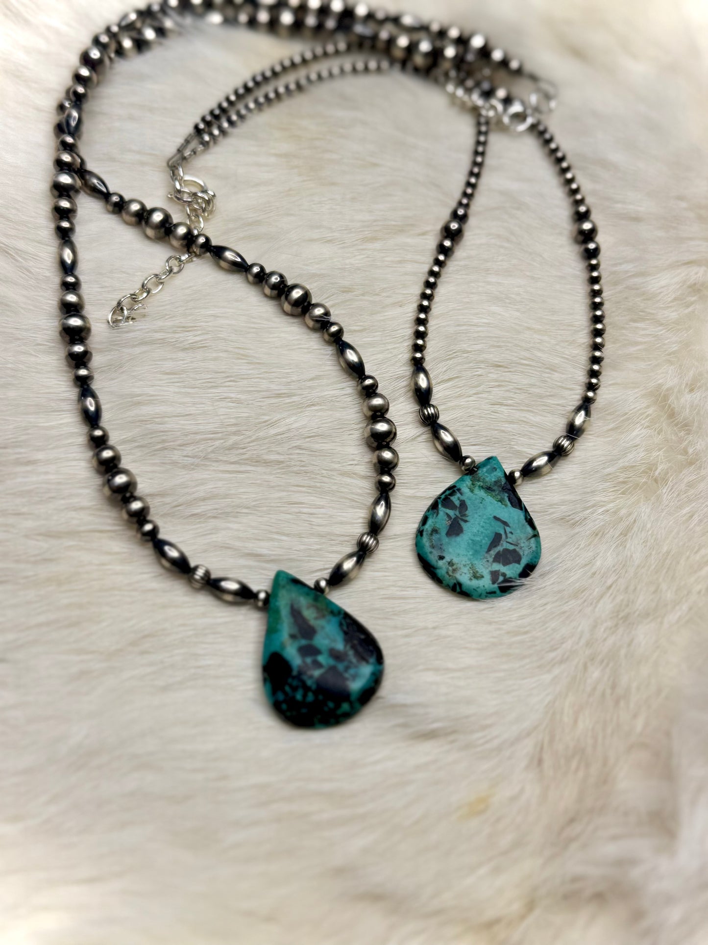 The “black cat” necklace