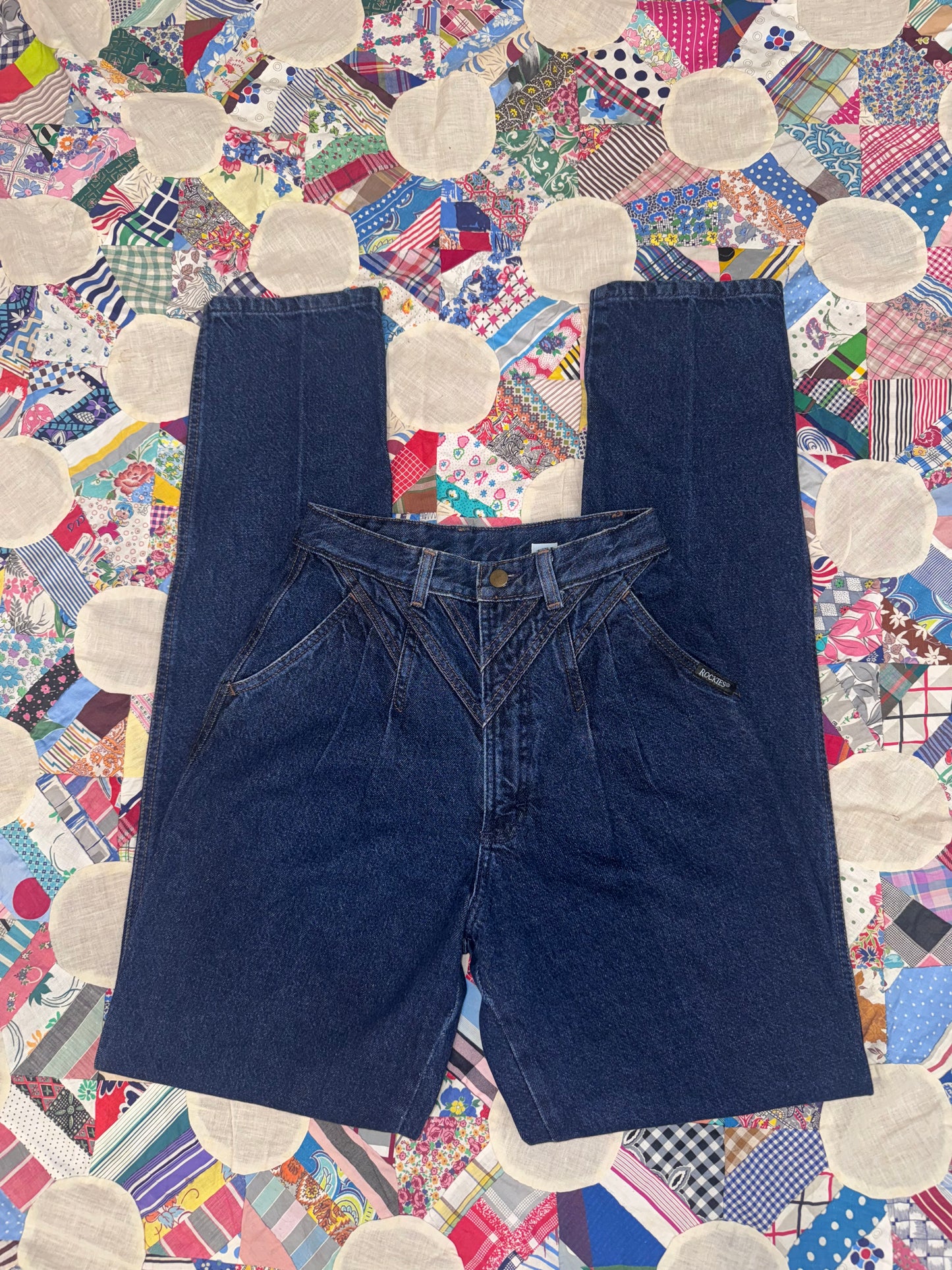 Dark wash Rockies Size 28 L