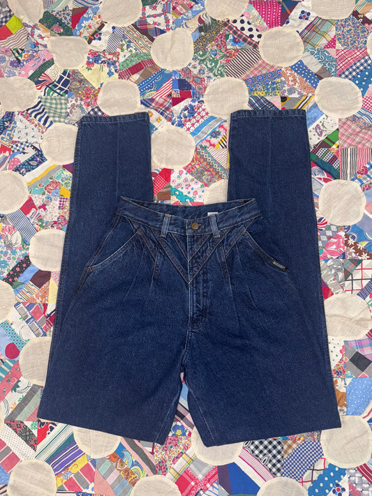 Dark wash Rockies Size 28 L