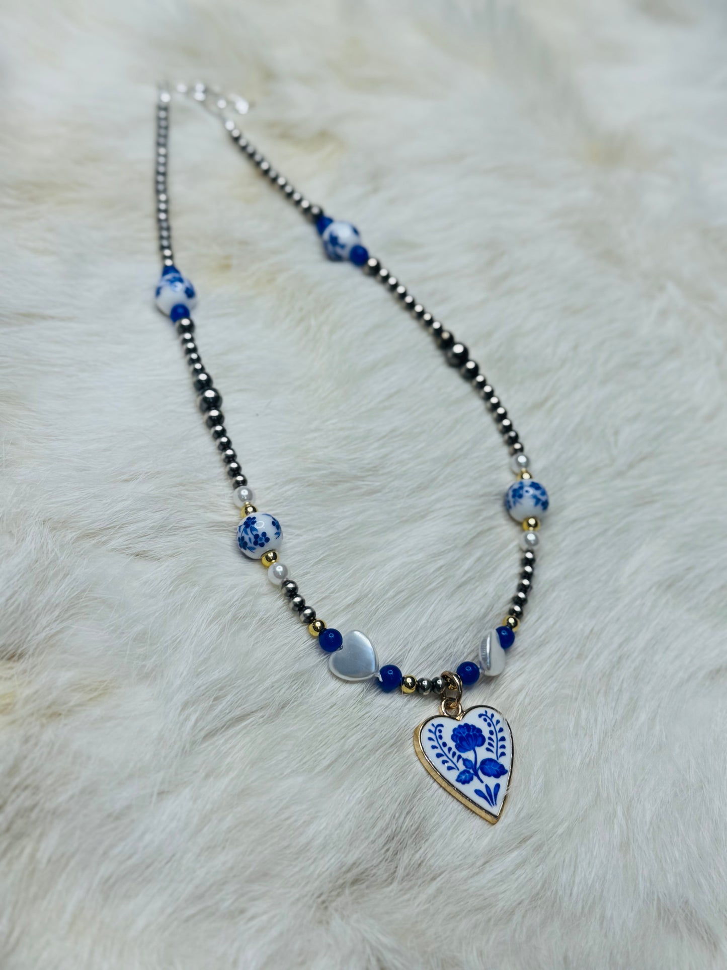 The “daisy blue” necklace